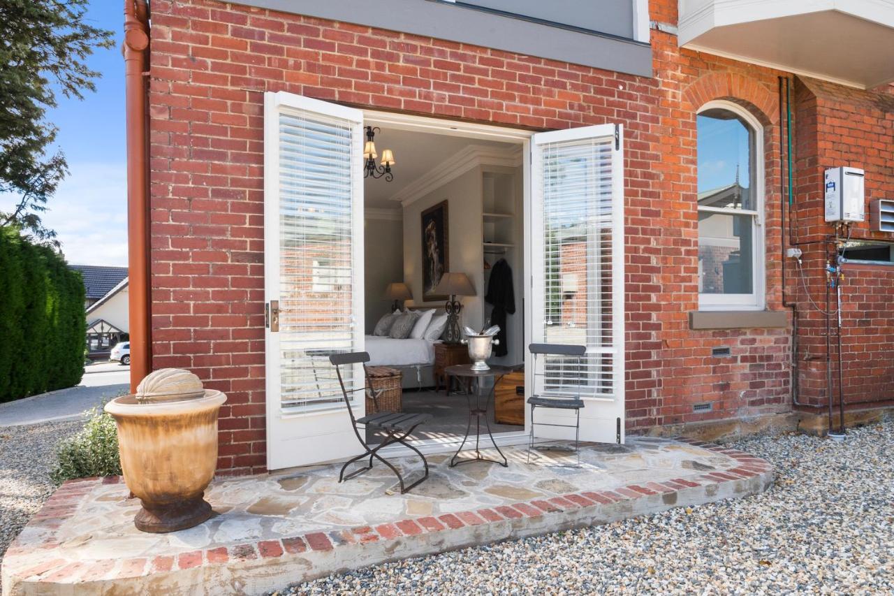 샌디베이 The Rivulet B&B 외부 사진 A French door