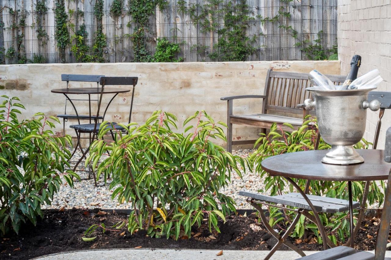 샌디베이 The Rivulet B&B 외부 사진 The garden at the hotel